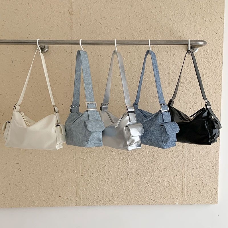Dear Tina bag แนะนำๆค่าา practical มากค่ะ จุเยอะ น้ำหนักเบา ช่องเล็กใช้ได้จริง