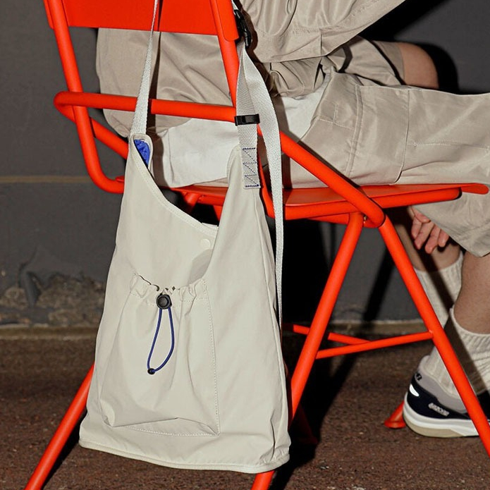 Look.Hive กระเป๋าผ้าไนล่อน ทรงใหม่ 2025 ใส่ไอแพดได้ 2 สี N036