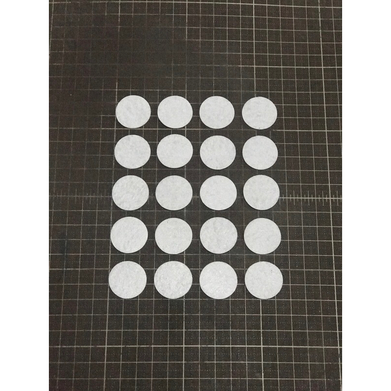 KHMรหัส 777 ผ้าสักหลาดตัดวงกลมขนาด25 มิล(2.5 ซม.) 20 ชิ้น ราคา 7 บาท(สั่งได้พ่อค้าตัดเอง)