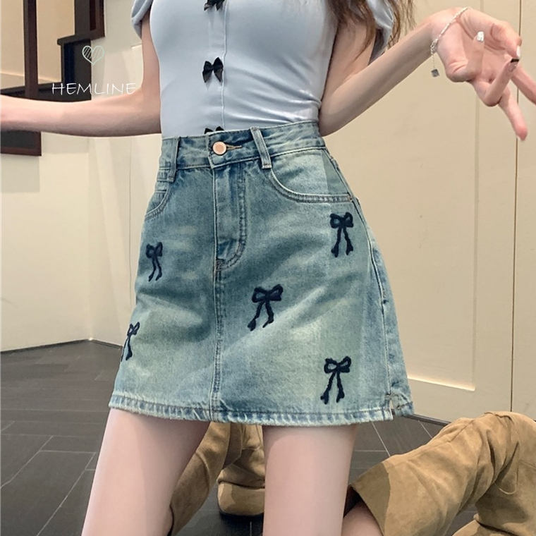 beautified กระโปรงยีนส์สั้นลายโบว์ทรงเอเอวสูงเย็บปักถักร้อย ย้อนยุคปักลายโบว์ เข้ารูป คอลเลกชันใหม่