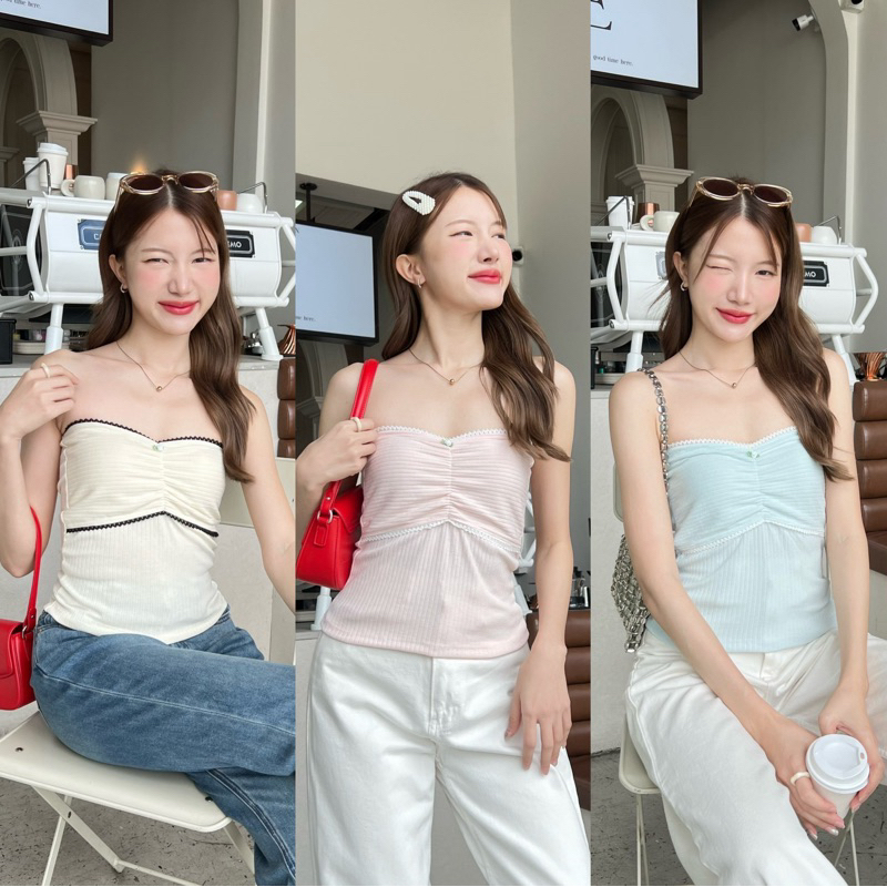 T06 เสื้อเกาะอกผ้ายืด ดีเทลลูกไม้รอบอก พร้อมส่ง