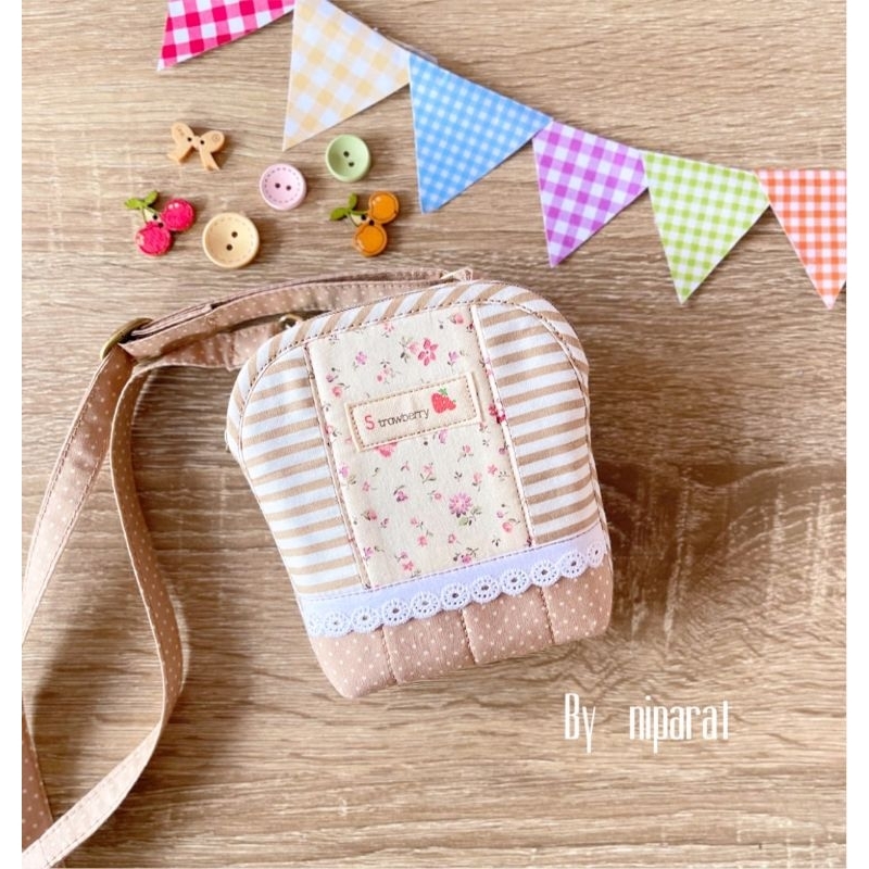 #กระเป๋าสตางค์  ผ้าคอตตอน งานแฮนด์เมด มีซิป ขนาด11x10ซม.ก้น 2.5 ซม. ใส่หูฟัง ใส่ของจุกจิก ใส่บัตรATM