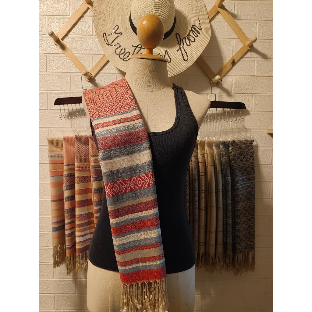 New ใหม่ล่าสุด ผ้าพันคอ scarf คลุมไหล่ ลายไทย เนื้อนิ่มเย็นสบาย นุ่มพิเศษ ผ้าทอ100% ของขวัญของฝาก จากบุรีรัมย์