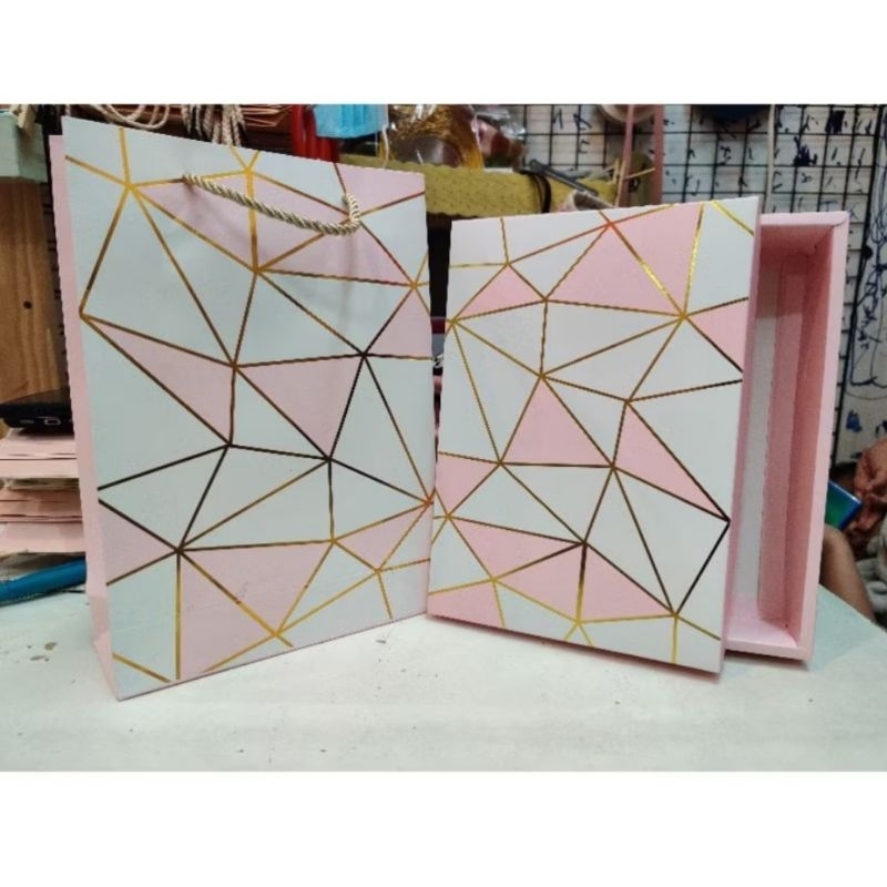 กล่องของขวัญลายหินอ่อนชมพู ลายหิมะ ขาย 1.กล่อง 2.กล่อง+ถุง