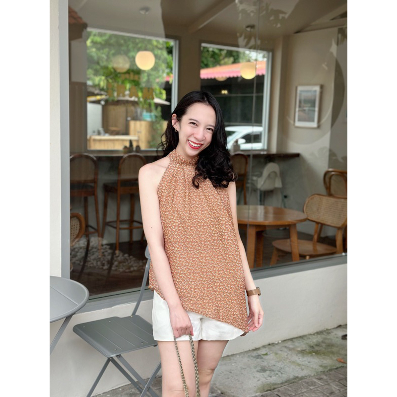 𝙑𝙞𝙫𝙞𝙖𝙣  - CAYLA.APPARELS เสื้อแขนกุด ผูกโบว์หลัง