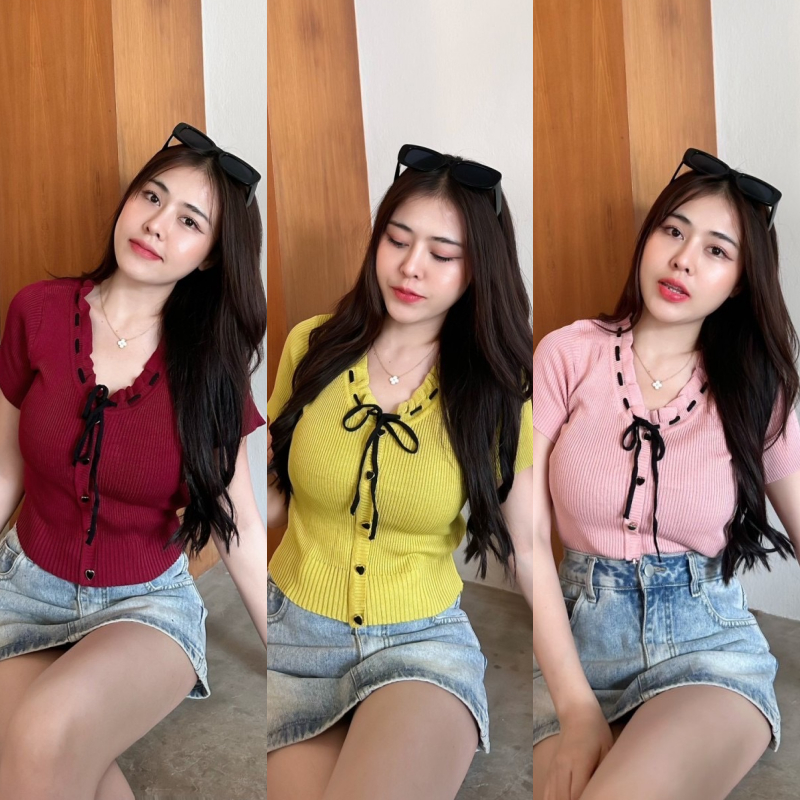 เสื้อยืดไหมพรม ทรงคอกลมแขนสั้น แต่งกระดุมหัวใจผ่าหน้า ด้านบนแต่งเชือกผูก สาวอวบใส่ได้ สไตล์โคเรียสุด รุ่น ร่องเรือ