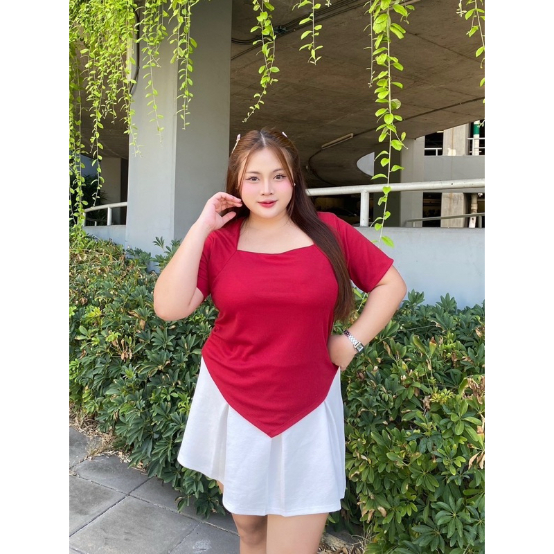 ร.17เสื้อยืดคอเหลี่ยม ดีเทลชายแหลมมีสไตล์ แฟชั่นสาวอวบ มีหลายสีให้เลือก