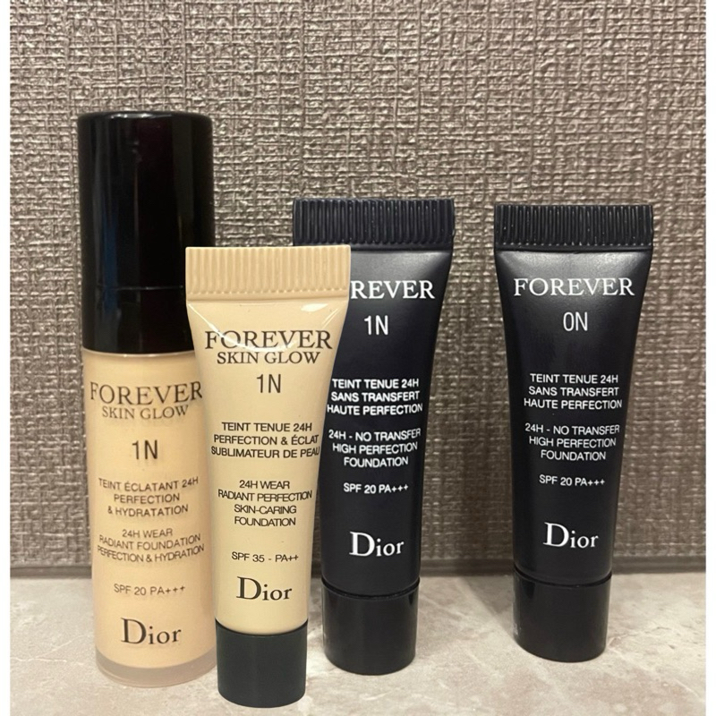 รุ่นใหม่ล่าสุด DIOR FOREVER SKIN GLOW 24h Hydrating Radiant Foundation 5 ml.