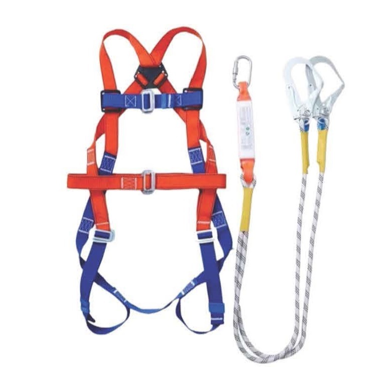 สายเซฟตี้ เข็มขัดนิรภัยแบบเต็มตัว รับน้ำหนักได้มากถึง 267 kg. พร้อมตะขอใหญ่2ตะขอ