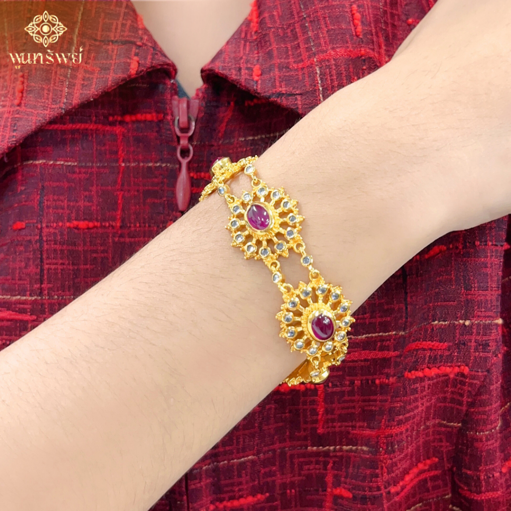 ส่งฟรี สร้อยข้อมือเพชรซีกกลางทับทิม เครื่องประดับไทย พูนทรัพย์  มีใบรับประกัน HD113H400