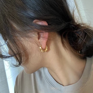 earika.earrings - big rough hoop ต่างหูห่วงทรงขรุขระก้านเงินชุบทองคำขาว/ทองขนาดใหญ่ (มีให้เลือก 2 สี) ผิวแพ้ง่ายใส่ได้