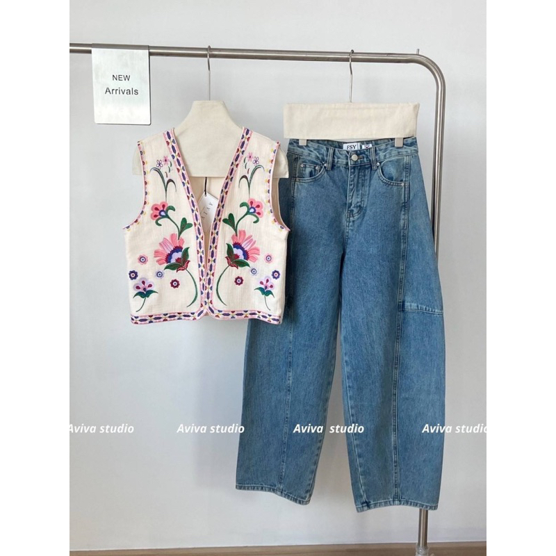 Aviva studio 🌸 เสื้อกั๊กปักลายดอก