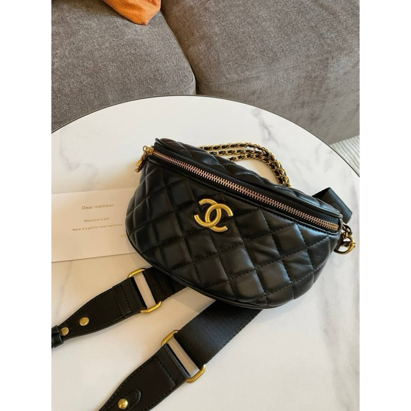 CHANEL VIP GIFT BAG กระเป๋าคาดอกสุดเก๋