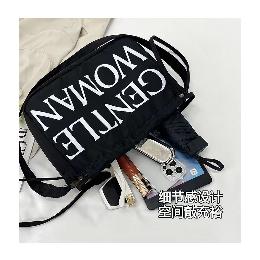 【ใหม่】FS-กระเป๋าสะพายข้าง งานดีมากใส่ของได้เยอะ แฟชั่น ผ้าร่ม