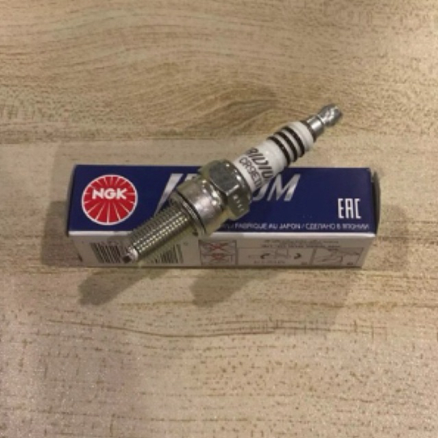 หัวเทียนเข็มแท้ IRIDIUM IX แท้ Spark plug for Benelli tnt300,500,600 Honda cb, cbr 500 Kawasaki 300, 600, 800 (CR9EIX)