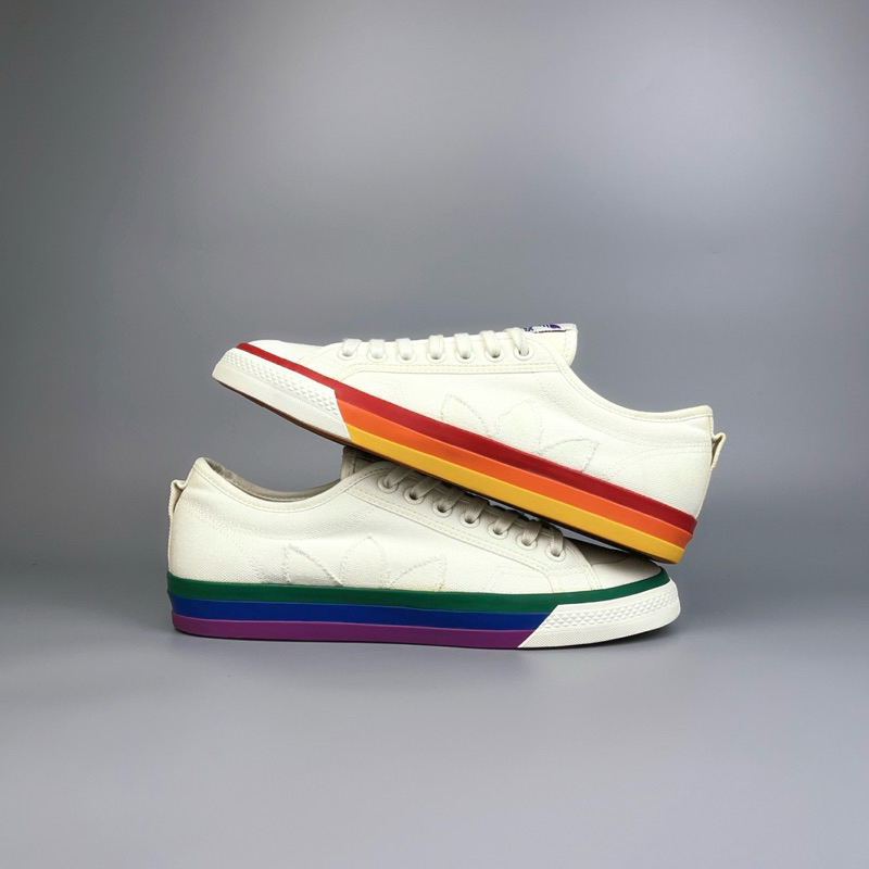 รองเท้ามือสอง ADIDAS NIZZA PRIDE ของแท้𝟏𝟎𝟎%  ▫️𝐒𝐢𝐳𝐞: 44𝐞𝐮 |  28𝐜𝐦