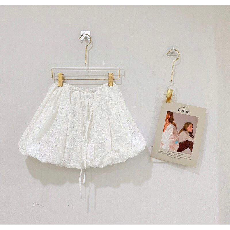 กระโปรง บอลลูน ลูกไม้ เอวยืด สีขาว สวยมาก ป้าย sawat