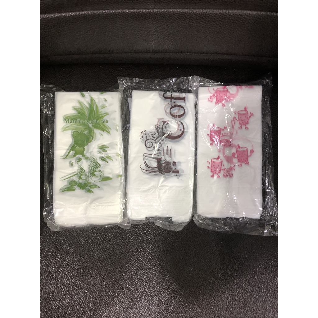 พร้อมส่ง ถุงหูหิ้ว ถุงใส่แก้ว พิมพ์ลาย มี 3 ลาย ขนาด 16, 20, 22 ออนซ์ บรรจุ 100 ใบ