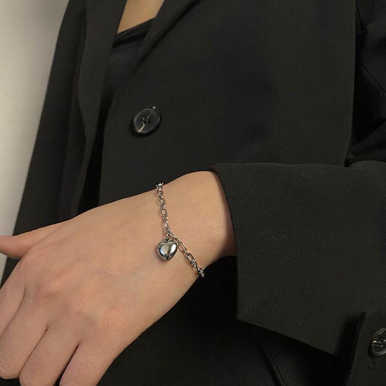 สร้อยข้อมือเรียบง่าย จี้หัวใจ สไตล์มินิมอล สายโซ่สแตนเลส