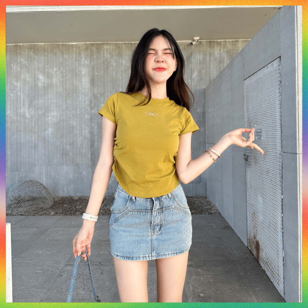 MesubShop เสื้อยืดรัดรูป BABYTEE BASIC SHIRT ผ้ายูนิโคล่ สาวอวบใส่ได้ แต่งปักโบว์ แต่งจีบข้าง พร้อมส่ง รุ่น ตาแป๋ว