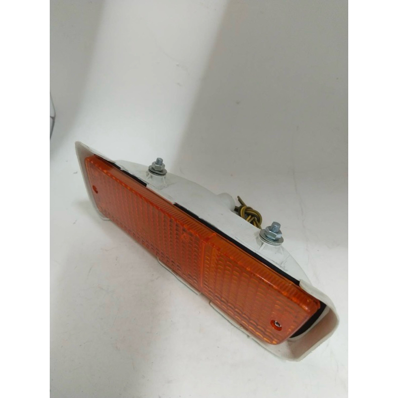 ไฟในกันชน  ไฟหรี่ในกันชน อีชุชุ เคบีดี  ISUZU KBD KB20 KB21.  ด้านซ้าย  1 ชิ้น  130  บาท