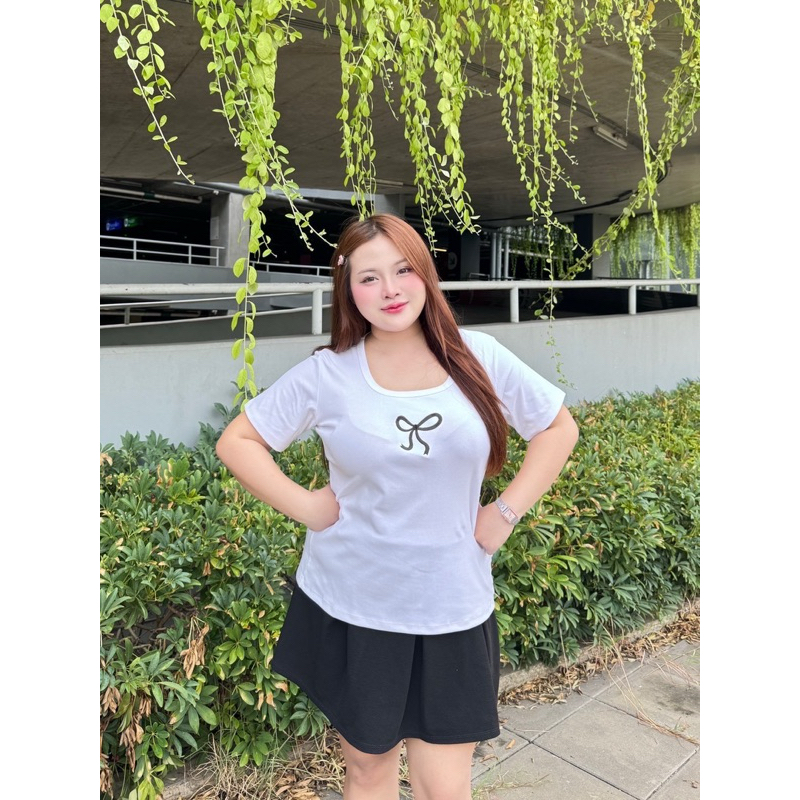 ย 18 ใหม่เสื้อยืดคอเหลี่ยมปักโบว์ทรงสวย เรียบหรูน่ารัก ผ้าคอตตอนยูนิว