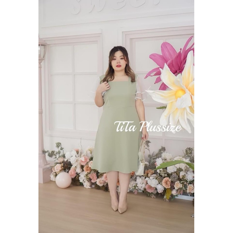 ชุดออกงานสาวอวบ งานเดรสคอเหลี่ยม แขนระบายสีขาวตกแต่งแขนด้วยผ้าแก้ว(ออแกนดี้)