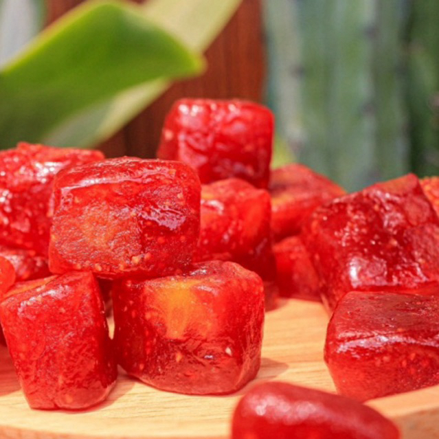 สตอเบอรี่(คิวบ์) 300g. (35-40 ชิ้น) Strawberry Cube เปรี้ยวหวาน อร่อยจริง!! อยากกินอะไร เปรี้ยวๆ อยู่รึเปล่าน้าา…