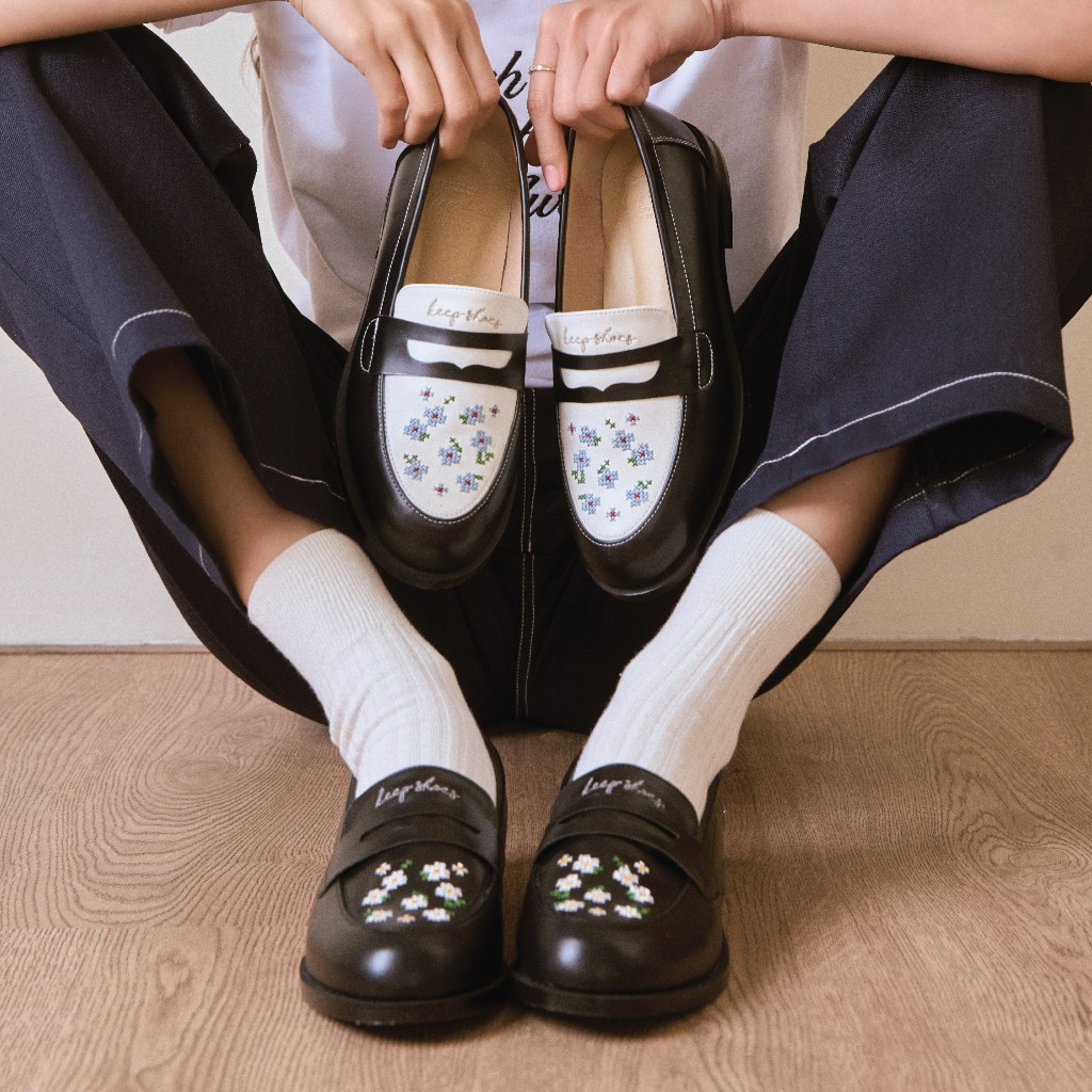 Pre-Order / Loafers Cross Stich (2090.- thb)