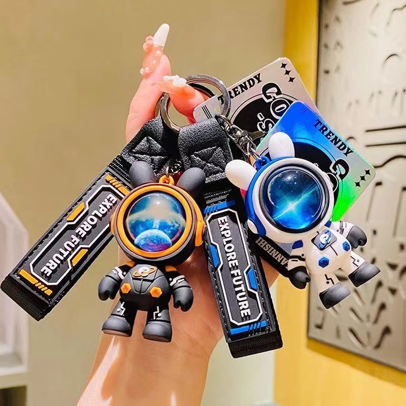 พวงกุญแจ นักบินอวกาศน่ารักจี้กระเป๋าพวงกุญแจรถยนต์คู่อุปกรณ์เสริมสุดสร้างสร