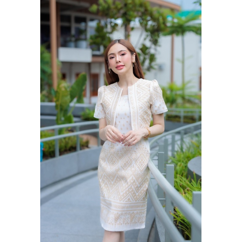 สุพรรณษาเดรสผ้าไทยผ้าไทยลายเทียนหยดสีขาวแต่งกั๊ก มีกระเป๋า 2 ข้าง อัดกาวทั้งชุด Dress Thaidress