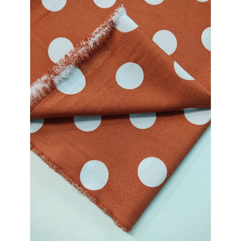 ผ้าไหมอิตาลี เนื้อนิ่มมาก ลายจุด ขนาด 3 เซนติเมตร มี 24 สี หน้ากว้าง 147 -152 cm  #ผ้าเมตร #ผ้าหลา #ผ้าตัดชุด - รูปที่ 4