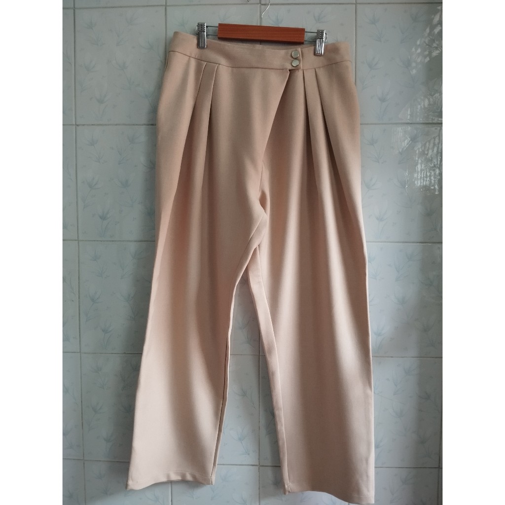 (แนะนำ)SLWกางเกงแฟชั่นขายาวผู้หญิง ทรงบอลลูน ไซส์L เอว30" ป้ายlawyer สภาพใหม่