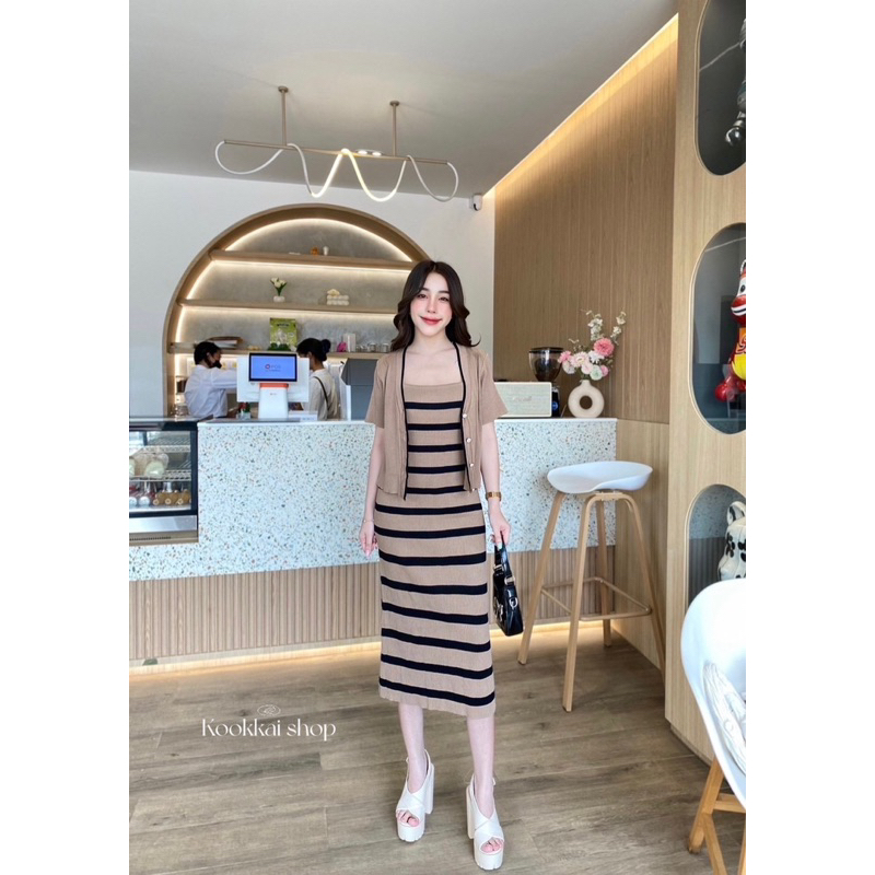 Chill Fashion Shop เดรสสายเดี่ยวลายริ้ว+เสื้อคลุมสีพื้น (รุ่นคาเฟ่)