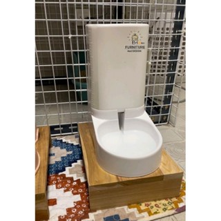 โต๊ะวางอาหารแมว, ชั้นวางอาหารแมว​ น้ำแมว, เครื่องให้อาหารแมว