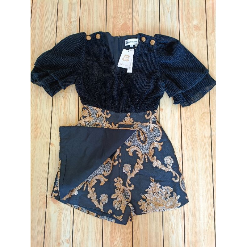 จั๊มกางเกงกระโปรงผ้าทอ ป้าย Valley Girl Size S มือ 1