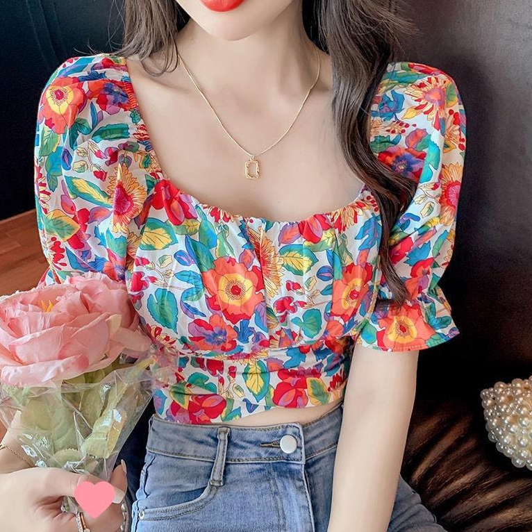 เสื้อแขนสั้นลายดอกไม้พัฟมีสไตล์