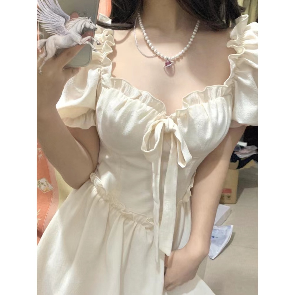 🎀เดรส🎀ชุชุเดรสคอเหลี่ยมสไตล์ฝรั่งเศสย้อนยุคสำหรับผู้หญิงฤดูร้อนโบว์แขนพัฟกระโปรงทรงเอ✨จัดส่งจากกทม