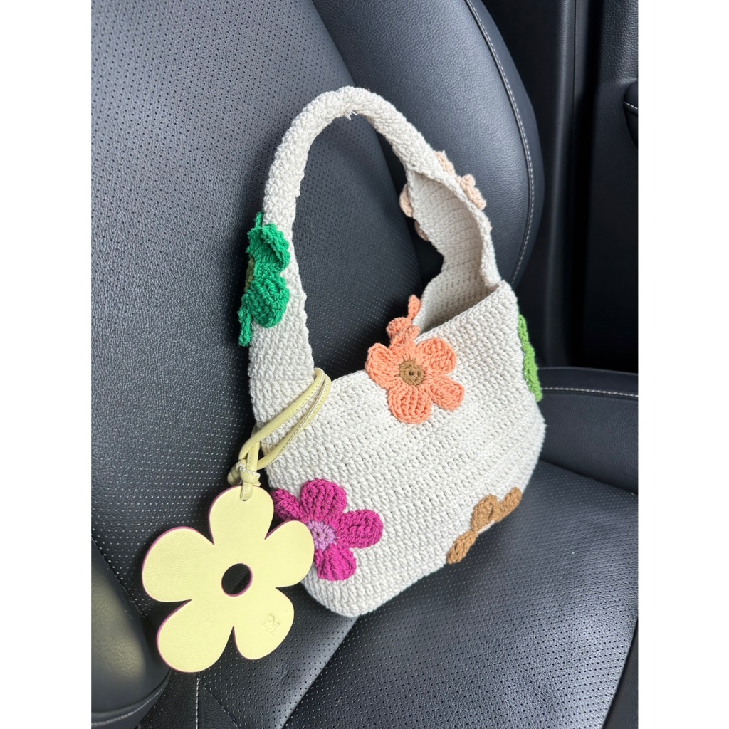 suntudio | mommy bag กระเป๋าถัก ลายดอกไม้ ถักเองทุกใบ