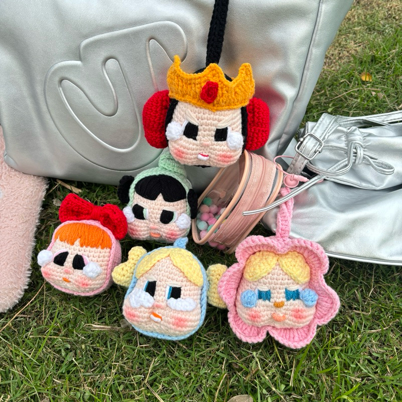 Cry baby keychain | พวงกุญแจไหมพรม
