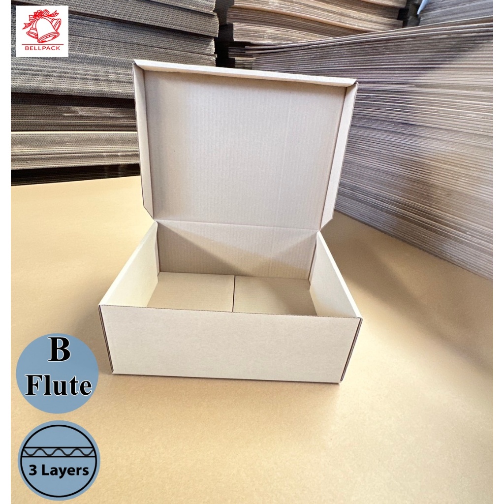 กล่องรองเท้า ขนาด ขนาด 26x33x12.5 cm. มีทั้งแบบพิมพ์และแบบไม่พิมพ์ /แพ็ค 5 ใบ