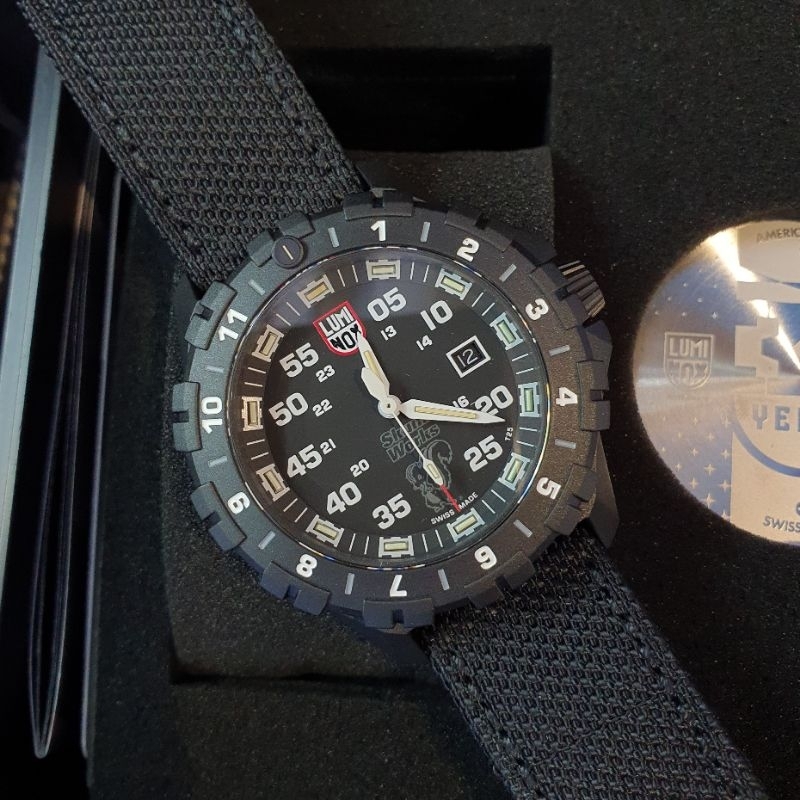 นาฬิกาข้อมือ LUMINOX F-117 NIGHTHAWK x Skunk Works 6440 Heritage รุ่น XA.6442.H.SET