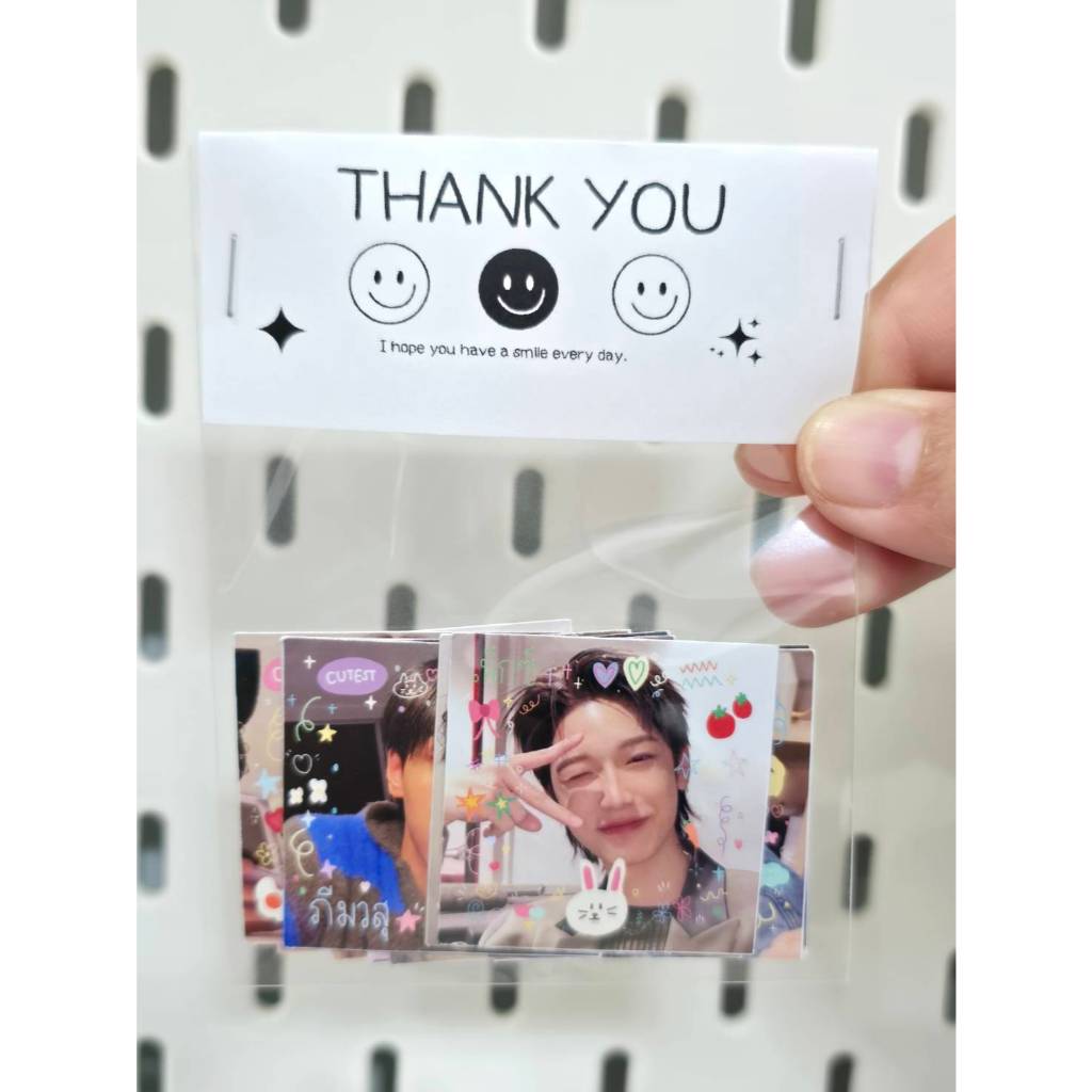 สติ๊กเกอร์ ขนาด 1.5 นิ้ว BUS เซตละ 30 บาท 1 เซตได้ครบทั้ง 12 คน มีให้เลือก 2 แบบ สินค้าพร้อมส่ง