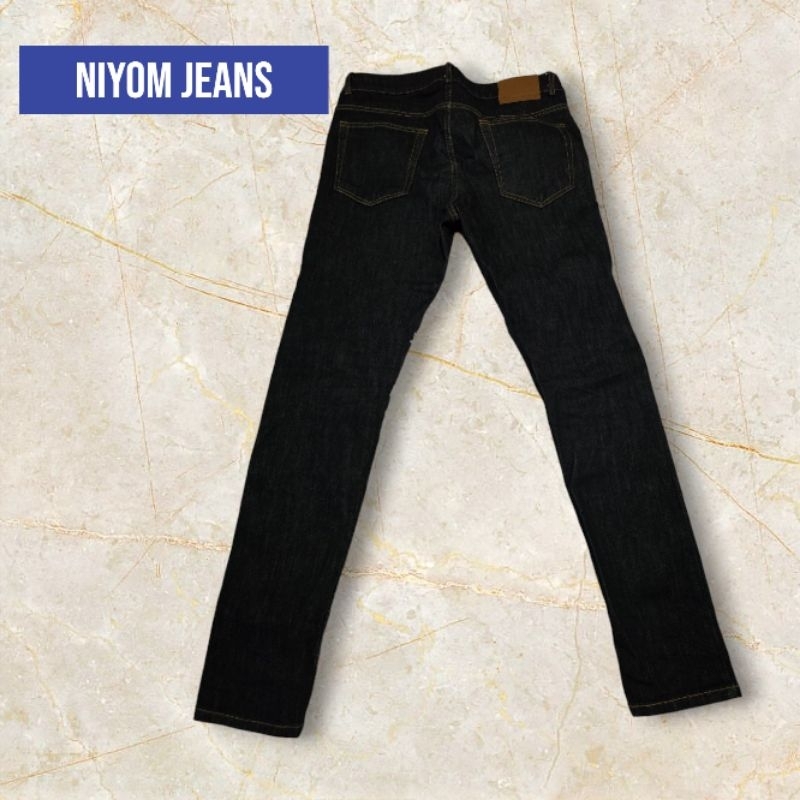 niyom jean  skinnyมือสอง แท้💯 เอว34นิ้ว ดูก่อนสั่งซื้อ ไม่รับเปลี่ยนหรือคืนสินค้า