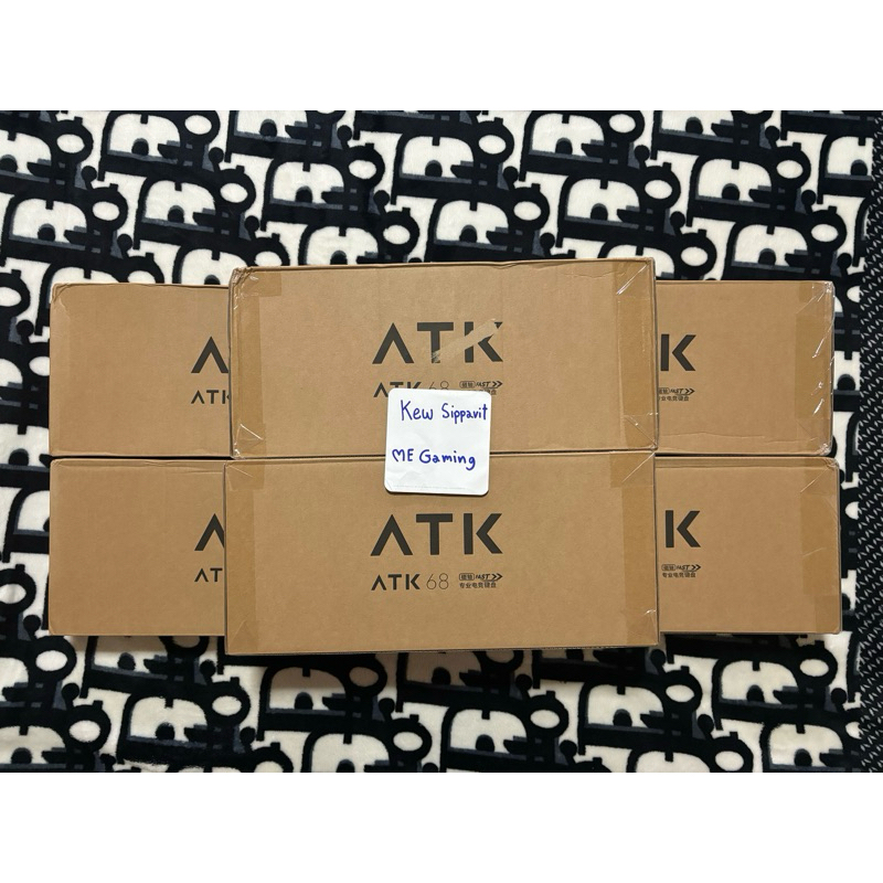 (พร้อมส่ง) ATK68 (L) สีขาวและดำ