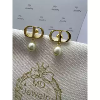 ต่างหูไข่มุกตุ้งติ้ง รุ่นยอดฮิต ไม่แพ้ ไม่คัน พร้อมส่ง