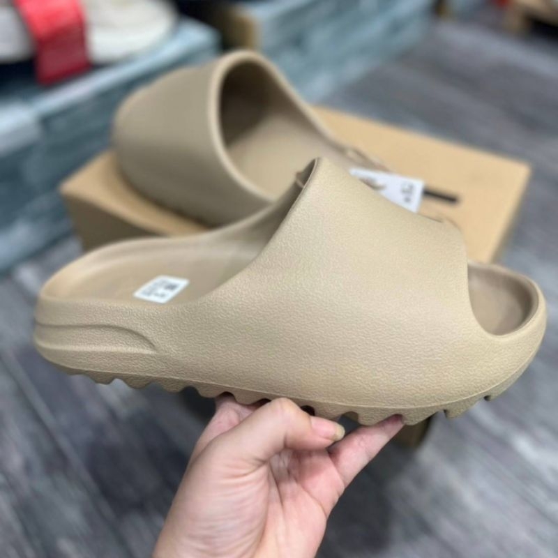 รองเท้าแตะ YEEZY SLIDE​ รองเท้าแตะผู้ชาย ผู้หญิง🌟ผิวหยาบ พื้นโลโก้ ปั้มใน QR CODE ✔️มีป้าย มีกล่อง📦 ชนSHOP2024