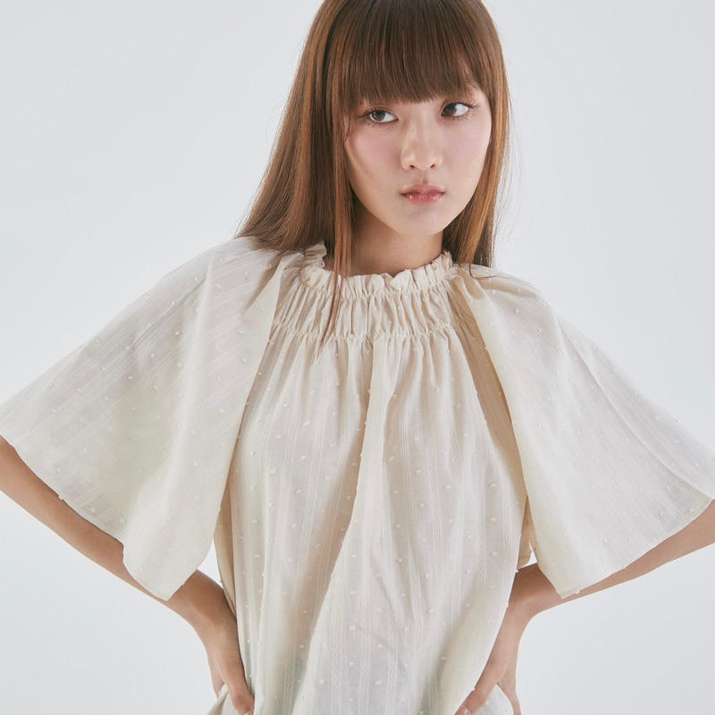 Theremin Kiki top เสื้อแขนกระดิ่งคอใส่ยางย่น (butter, pistachio, white)