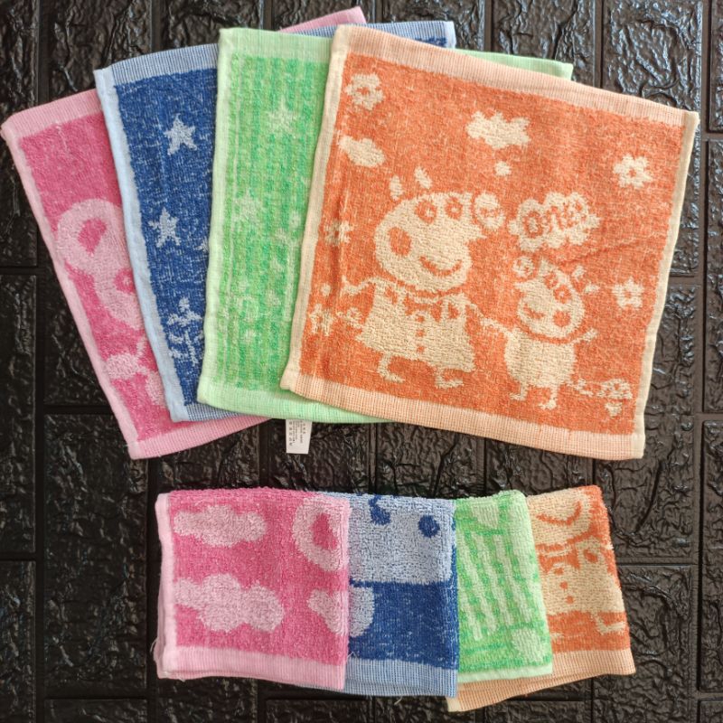 ผ้าขนหนูเช็ดหน้าขนาด 10x10 นิ้ว มี 4 สี (12 ผืน)