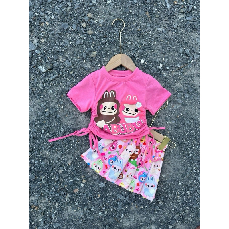 ฮิตสุดๆ ชุดเซท ลาบูบู้กระโปรงผ้าพิมลายบูมบู้ สวยๆ ใส่ยางรอบเอว เสื้อผ้ายืดใส่สบายรูดข้างที่ตัว น่ารักมากๆๆ